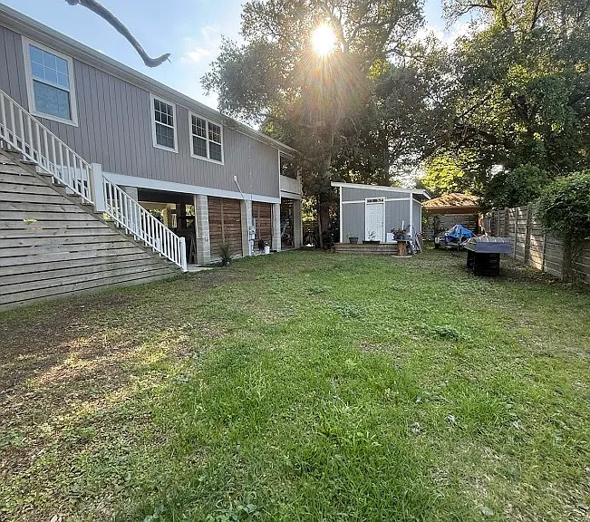 406 Caverly Ln — Photo 8