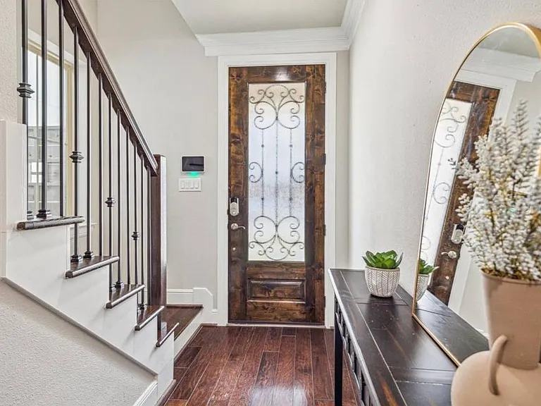 5906 Maxie St — Photo 2