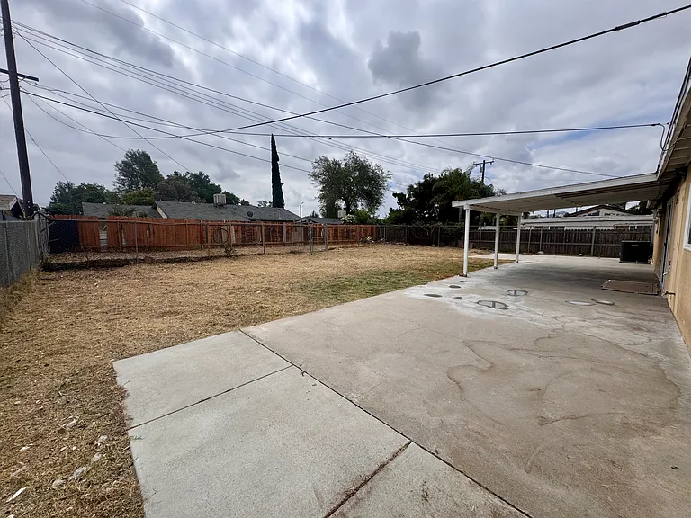 9855 Almeria Ave — Photo 18