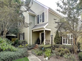 27 Vernon Glen Ct, Sandy Springs, GA 30338