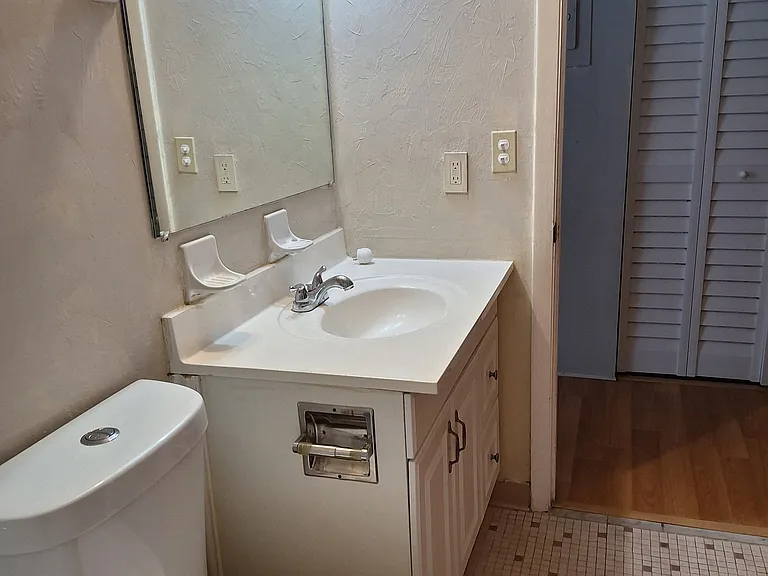 303 Ridge Blvd — Photo 6