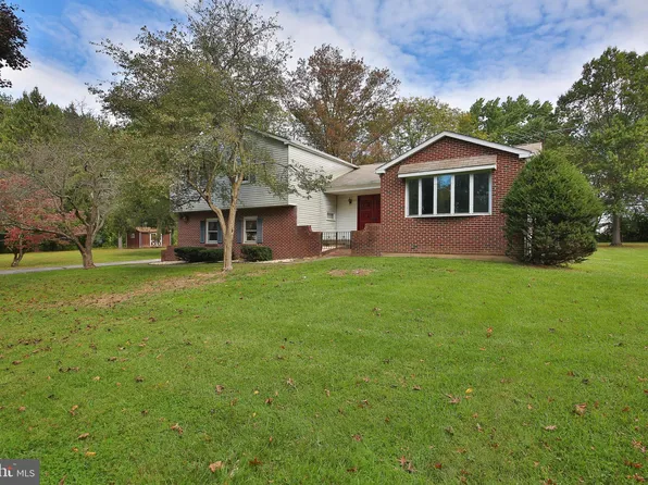 2687 Overhill Dr, Norristown, PA 19403