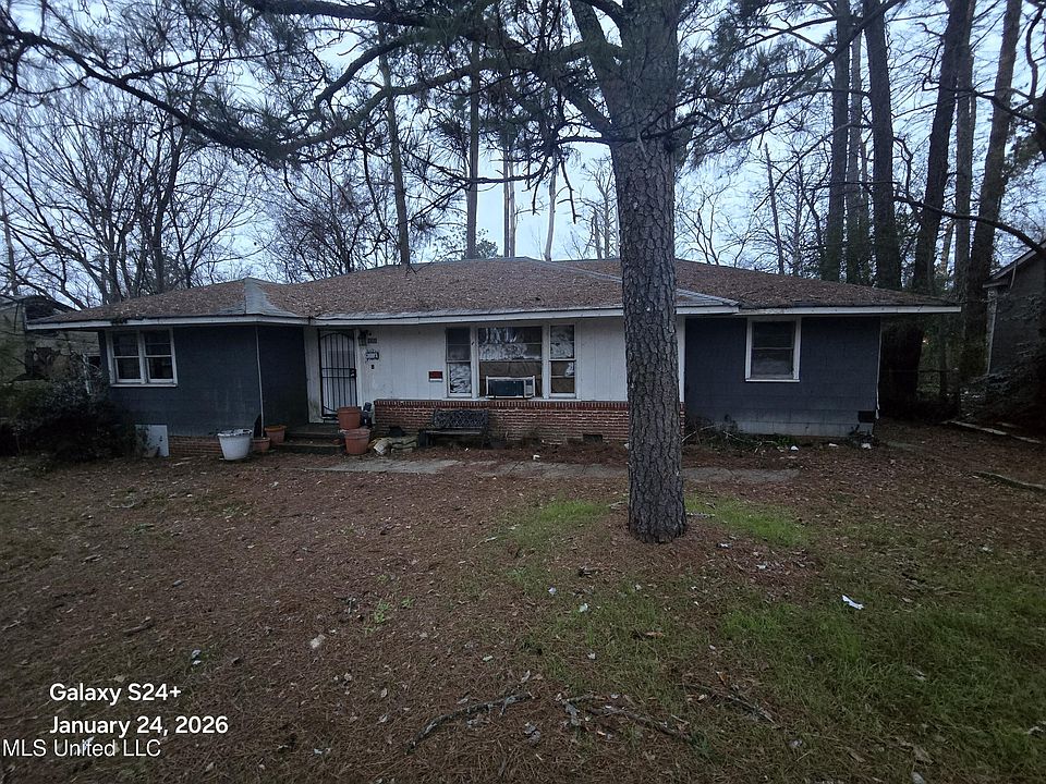 1st image of 2555 Belvedere Dr