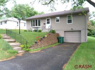 609 Upper Johnson Cir, Saint Peter, MN 56082