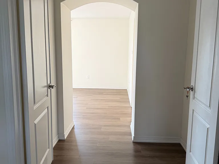 235 Apple Hill Cres — Photo 14