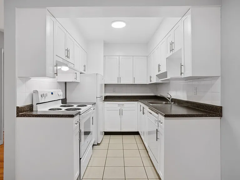 6111 Tisdall St — Photo 43