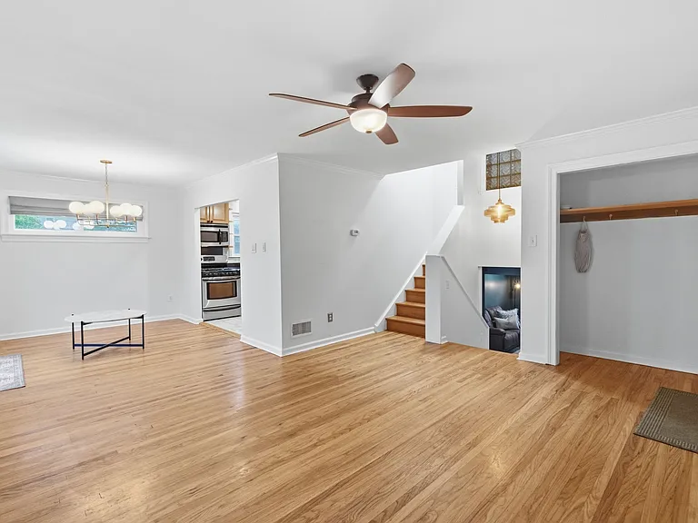 300 Abbott Rd — Photo 3