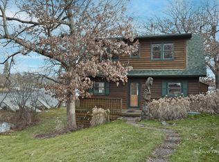 4702 W Lake Shore Dr, Wonder Lake, IL 60097