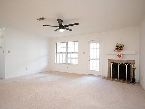 4th image of 107 Stratford Dr APT F