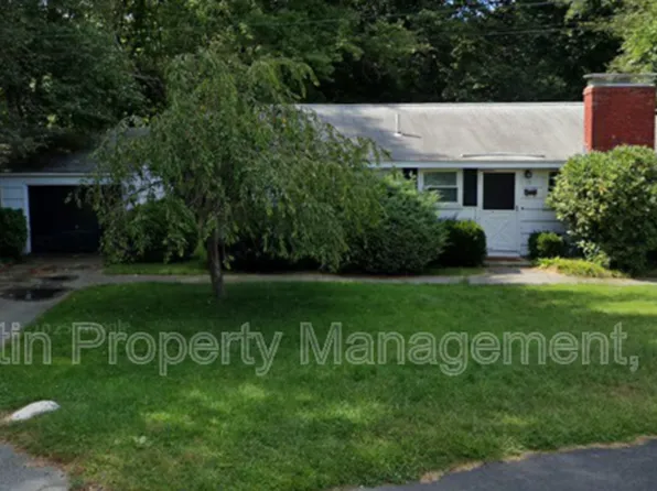 15 Walsh Rd, Bedford, MA 01730