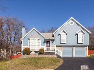 955 E Charlotte Town Rd, Olathe, KS 66061