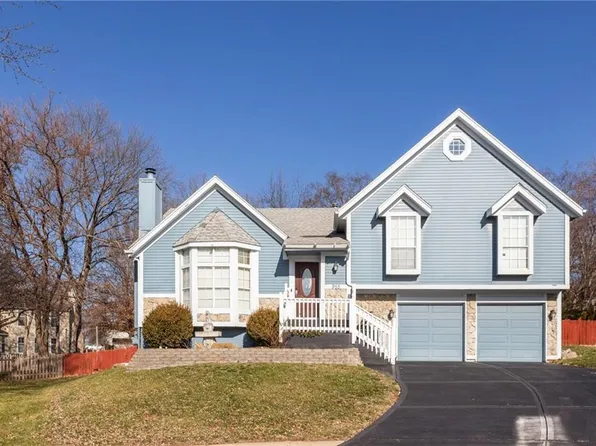 955 E Charlotte Town Rd, Olathe, KS 66061