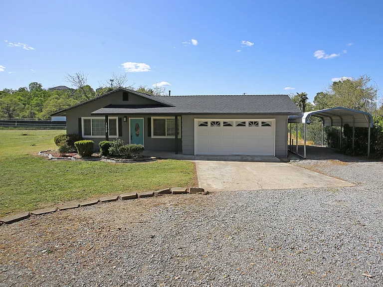 1959 Spruce Cir — Photo 2