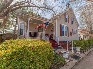 909 Tremont St, Lincoln, IL 62656