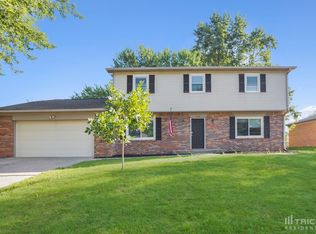 200 Creek Wood Dr, Greenfield, IN 46140