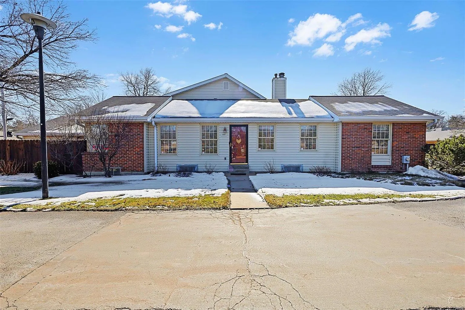 1001 Brooksgate Manor Dr photo 1