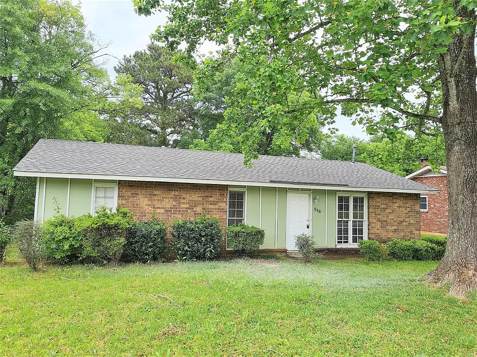516 Lawndale Ln