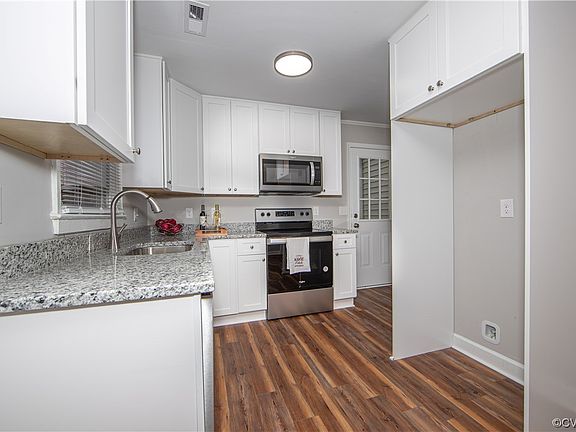 3rd image of 3901 Peyton Ave