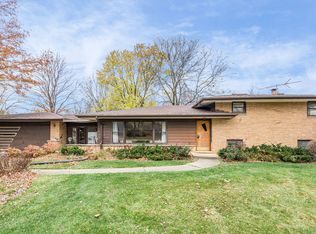 206 Viola Ln, Prospect Heights, IL 60070