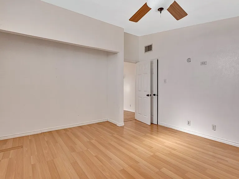 3524 W Shandon Ave — Photo 15