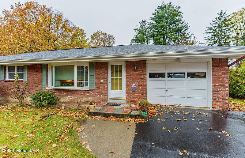 2nd image of 30 Timberland Drive