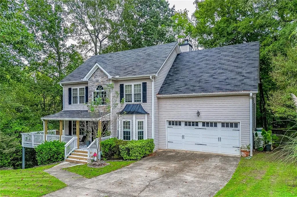 4 bed, 3.5 bath, 3404 sqft, $3,300 — Photo 2