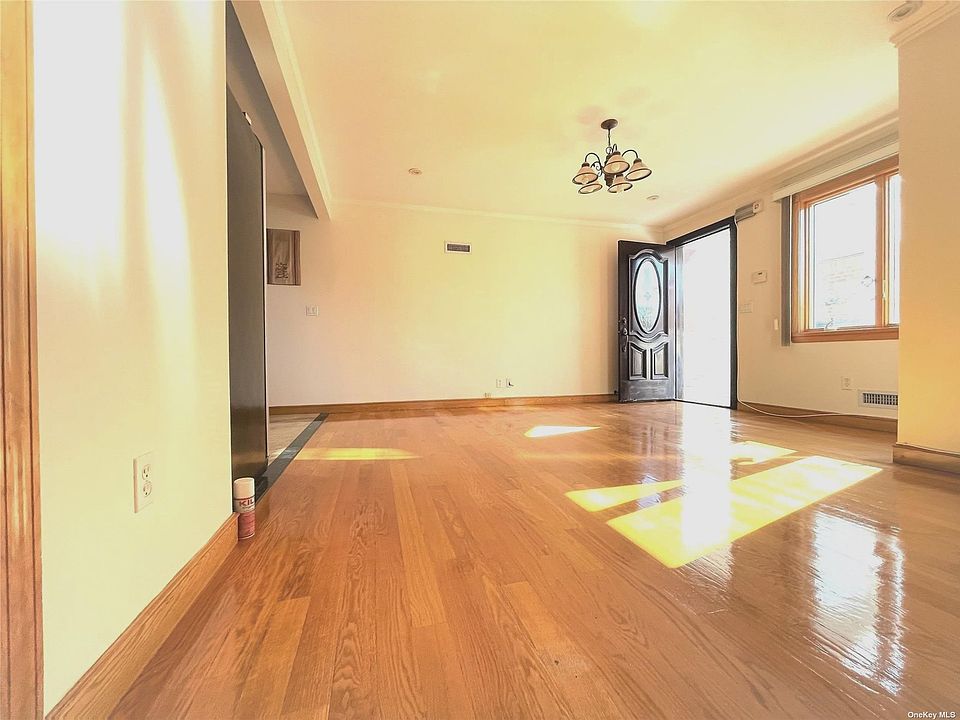 1st image of 50-32 193rd St