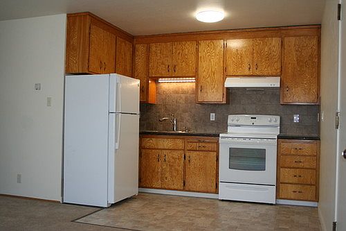 1st image of 578 Green Ave APT 4