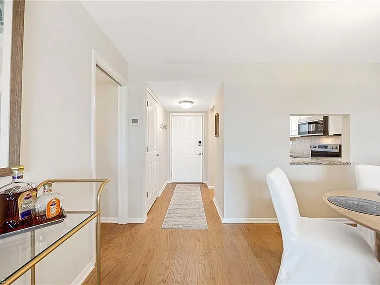 45 High Point Cir S #303 — Photo 2