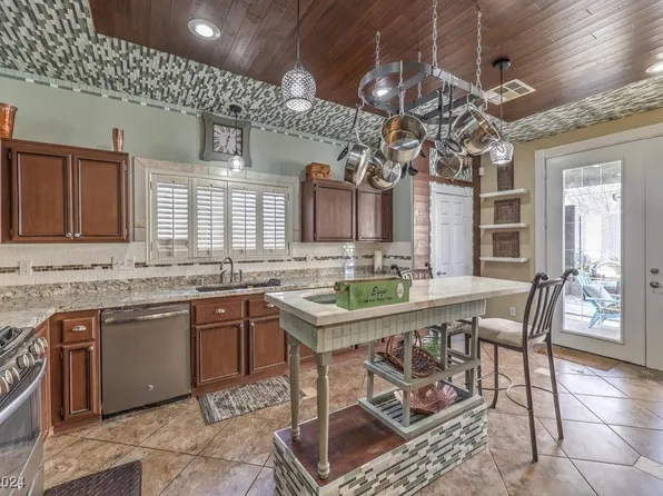 220 Du Fort Ave, Henderson, NV 89002