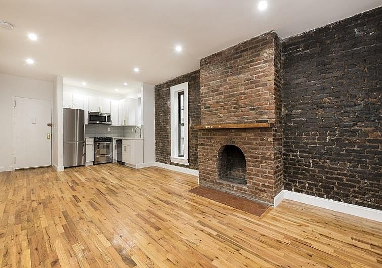 1st image of 255 W 22nd St APT 3C