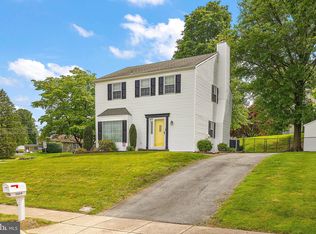 2409 E Colonial Dr, Marcus Hook, PA 19061