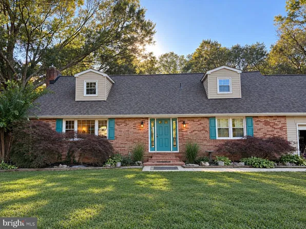 6465 Warren C Eller Dr, La Plata, MD 20646