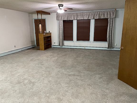 4th image of 707 Plachy Dr