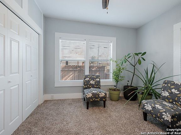 4th image of 1101 W Huisache Ave