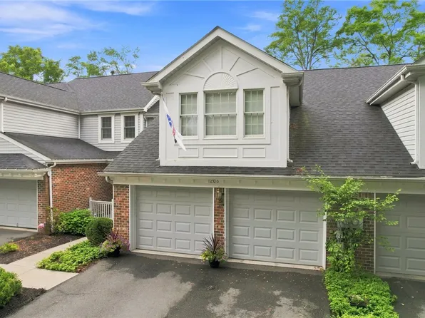 206 Waterside Dr, McMurray, PA 15317
