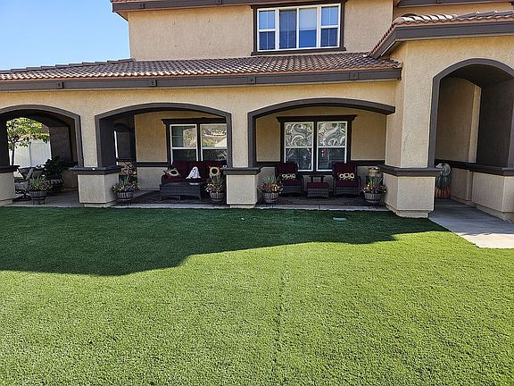 3rd image of 34404 Scott Way