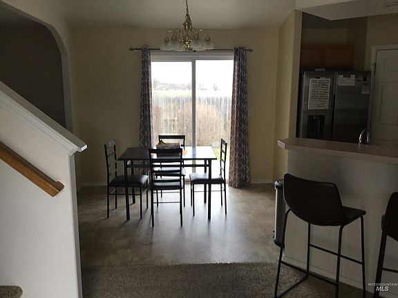 3rd image of 1003 Flint Dr