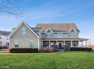 9706 Palmer Dr, Crystal Lake, IL 60014