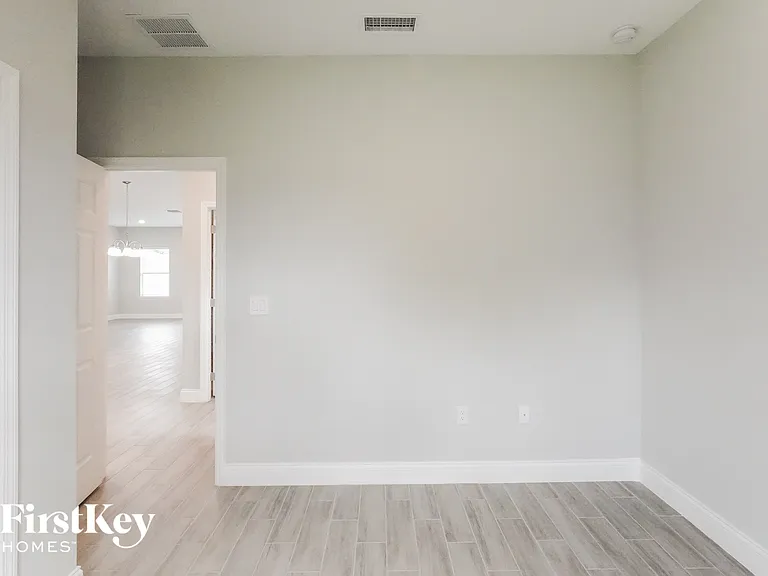 702 Caribou Dr — Photo 13