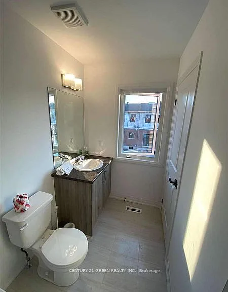 135 Turnberry Ln — Photo 21