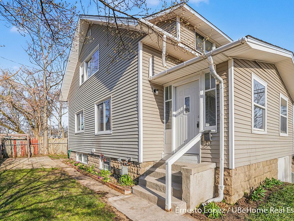 1st image of 376 College Ave