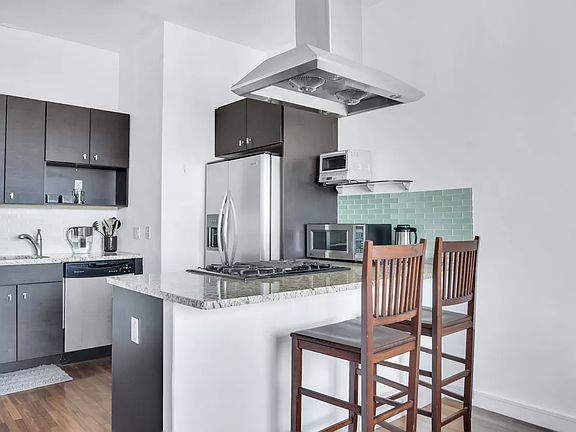 2nd image of 1610 De Kalb Ave #5D