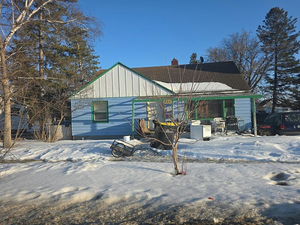 1st image of 422 1st Ave N