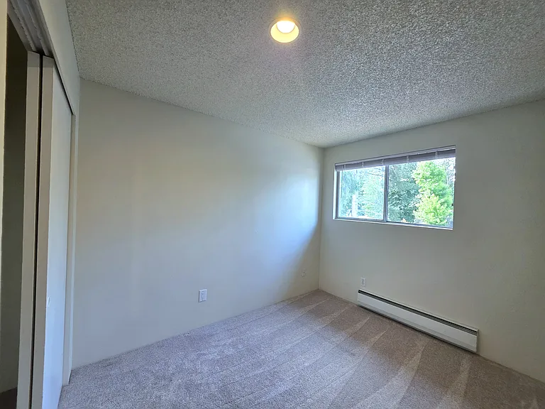 171 1st Ave NW — Photo 19