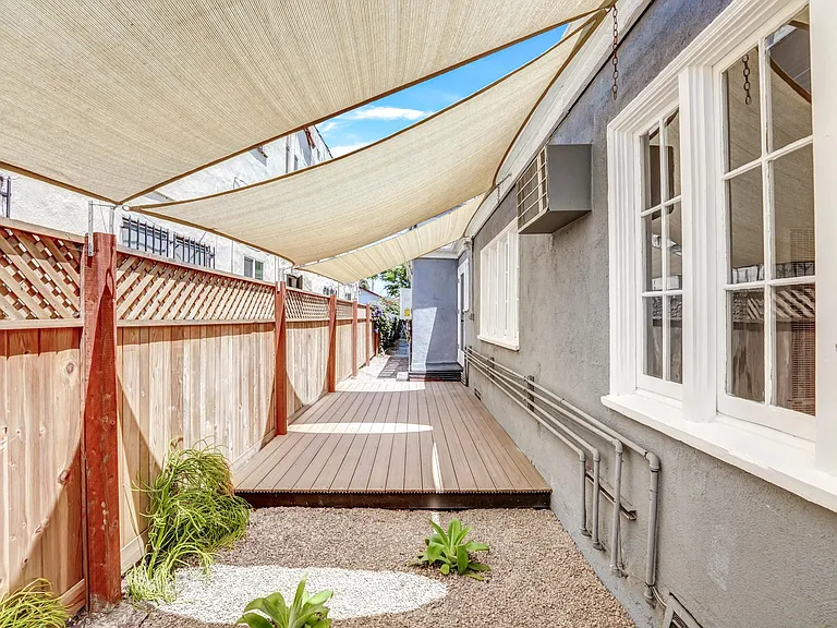 828 N Formosa Ave — Photo 2