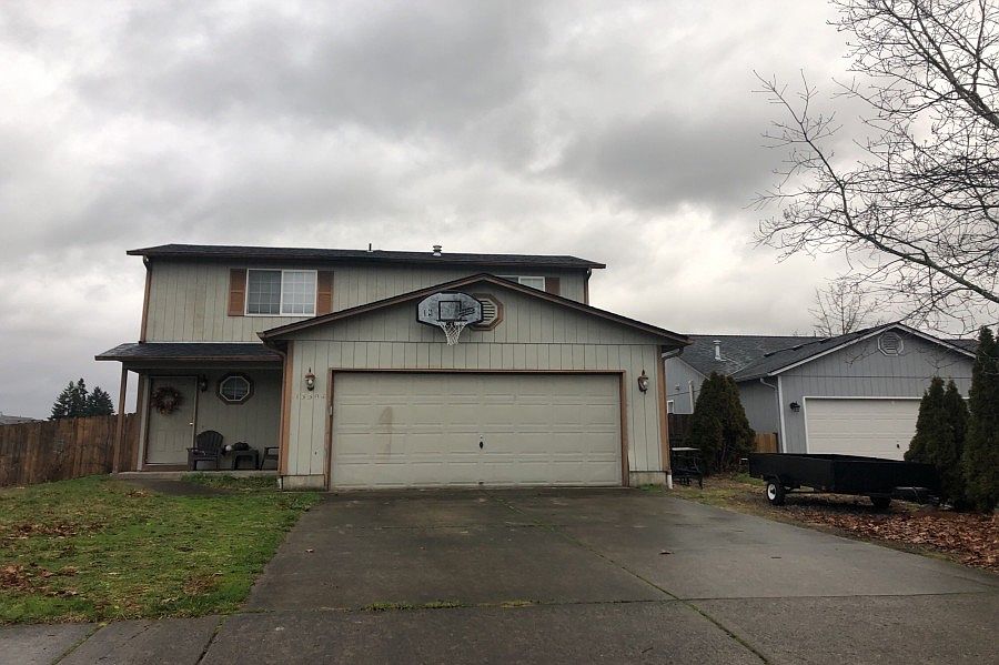 1st image of 13304 NE 88th Cir