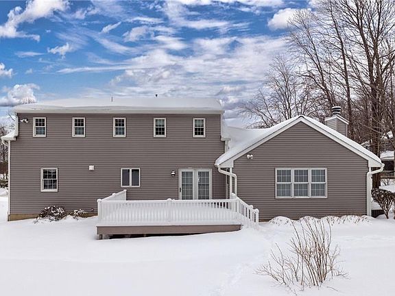 2nd image of 4587 Pineview Ct