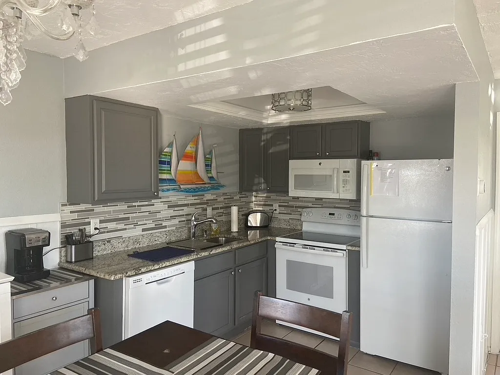 1 bed, 816 sqft, $1,490 — Photo 3