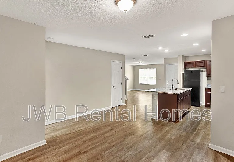 8180 Metto Rd — Photo 3